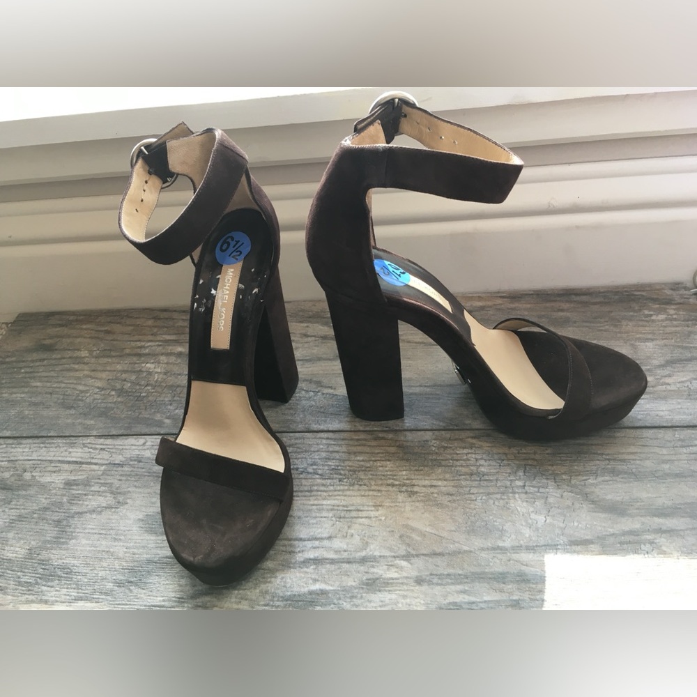 Michael Kors Runaway Collection Adelina Suede Sandals 6.5 NWOB
